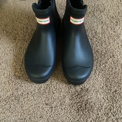 Hunter Boots Worn Once, Women’s Black Size 7 Runs Big 