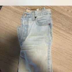Levi’s Light Wash Rib cage Straight Jeans Size 26