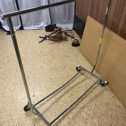 Rolling collapse Clothing Rack