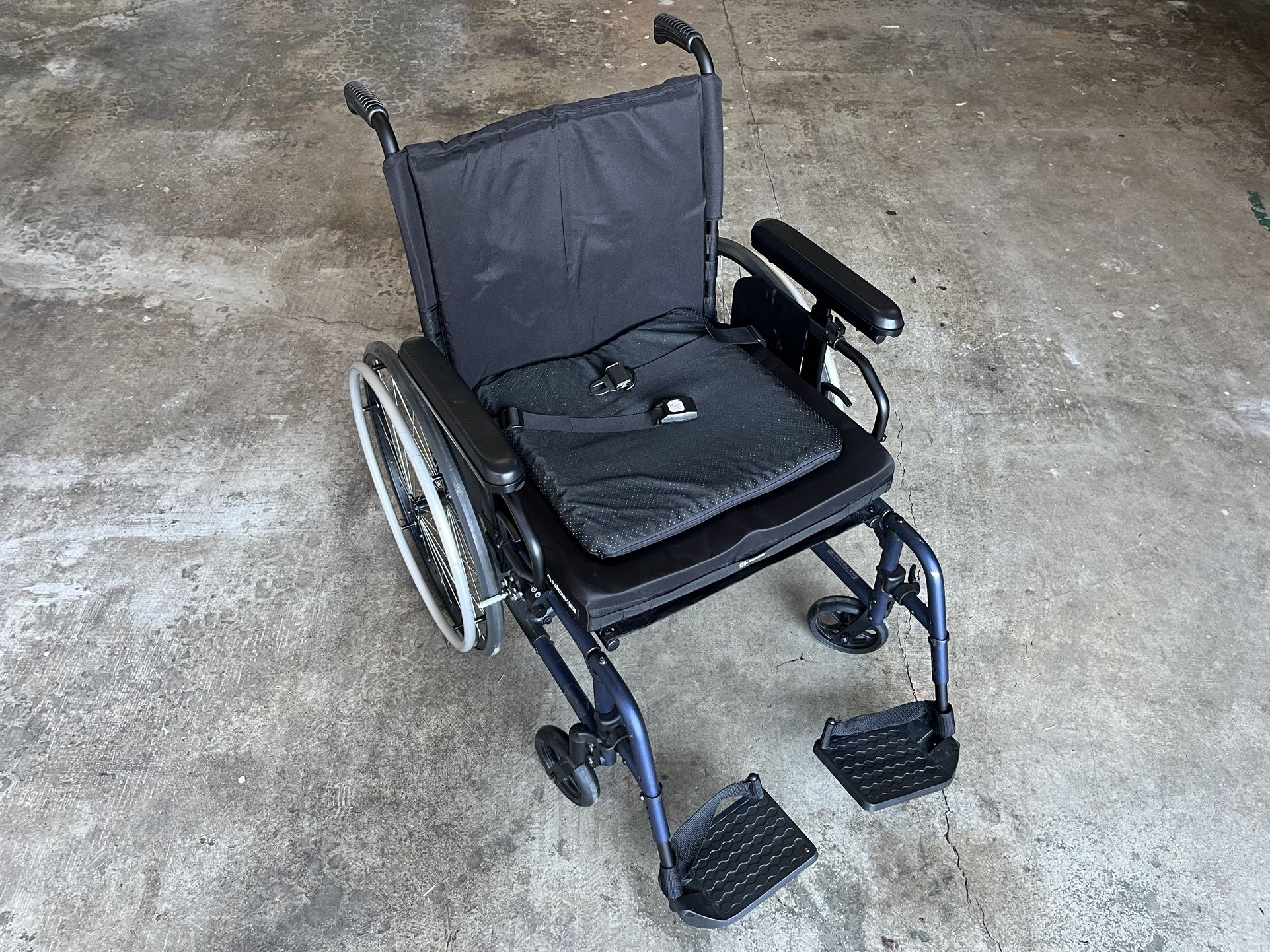 Ki Catalyst 4 Manual Wheel Chair