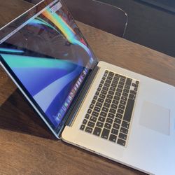 Apple MacBook Pro 15” Retina Intel Quad Core I7 8GB RAM 500GB SSD DRIVE $275