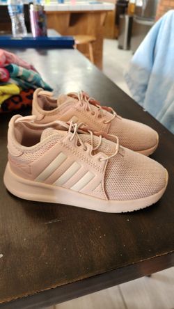 Girls Addidas Shoes 9.5k 