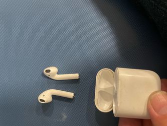 AirPods