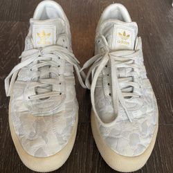 Womens Adidas- Size 8