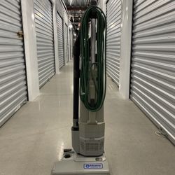 Nilfisk Advance Carpetwin 14 Upright Carpet Vacuum 