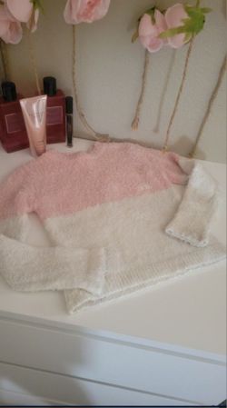 Girls DKNY sweater Small 7/8