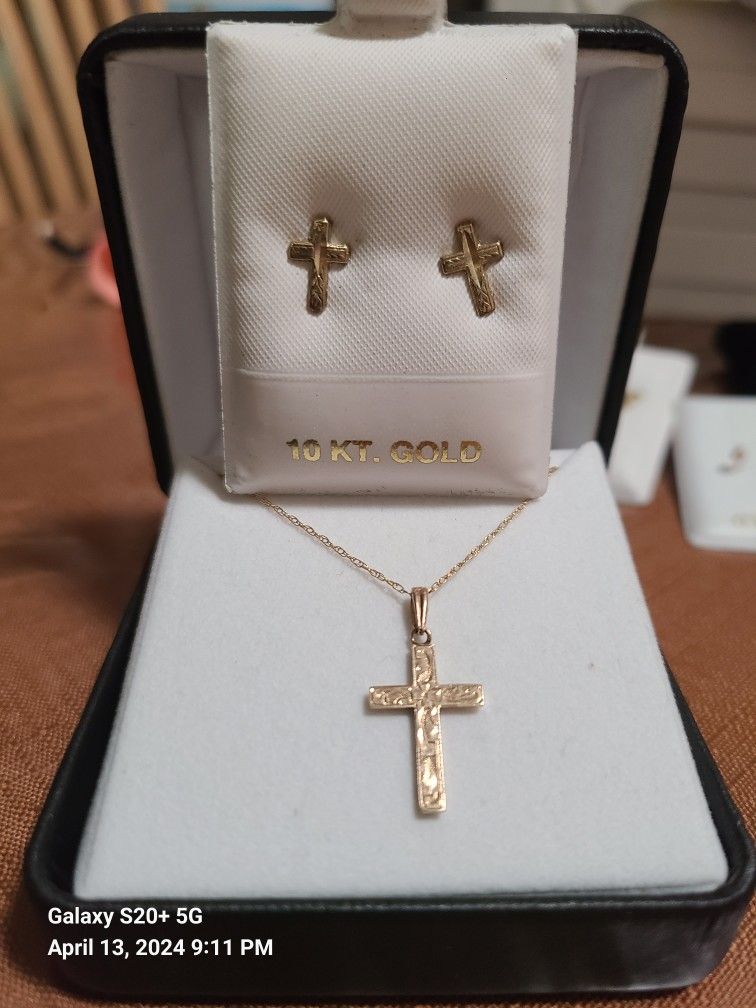 10k Solid Cross Earrings And Necklace Set 