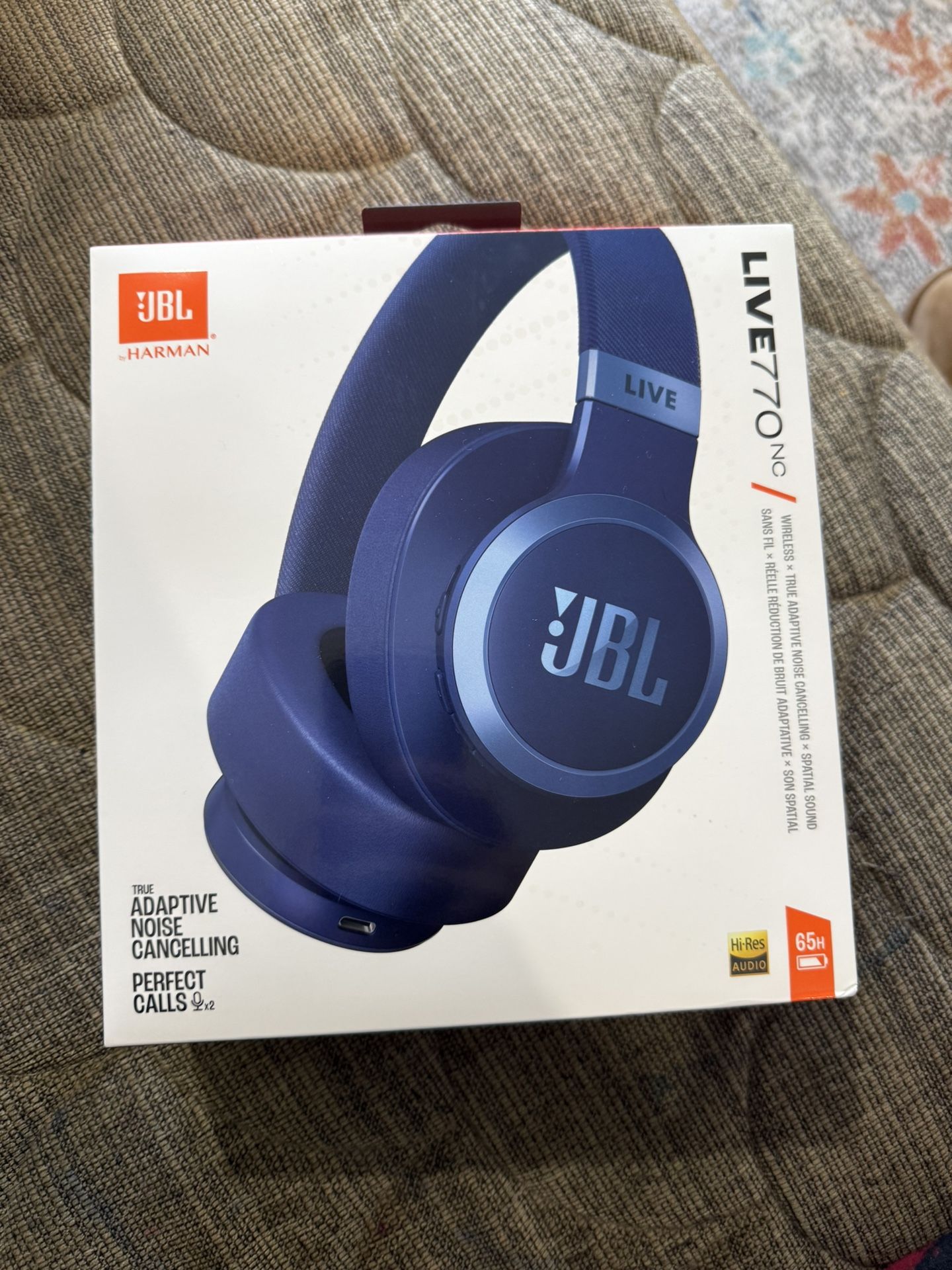 JBL Live 770NC - Wireless Over-Ear Headphones with True Adaptive Noise Cancelling with Smart Ambient, Up to 65 Hours of Battery Life, Comfort-fit Fabr