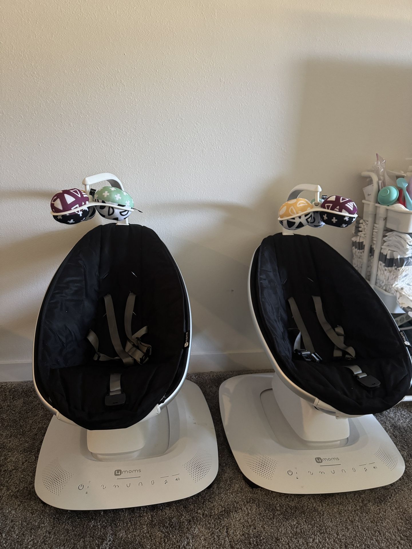 4MOMs mamaroo