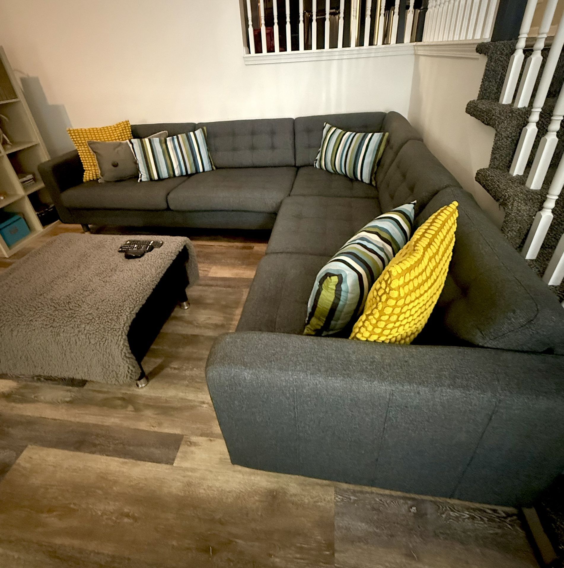 MORABO ikea corner Sectional, 5-seat corner, Gunnared dark gray with wood legs new condition just looking for something deferent
