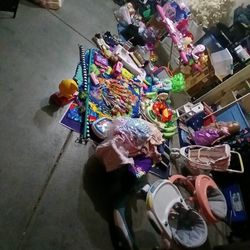 GARAGE VENTA ! JUGUETES ,ROPA DE BEBÉ Y MÁS 