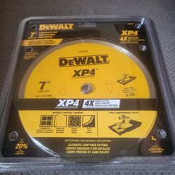 Dewalt 7-inch-Tooth Wet Continuous Diamond Tile Saw XP4 Blade