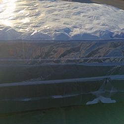 Brand new King size pillowtop mattress and box spring free delivery depends on location