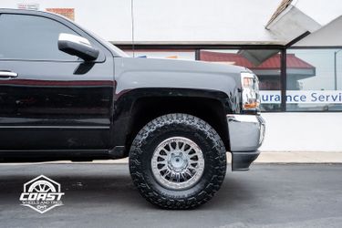 KM445 17" Chrome 6 lug 