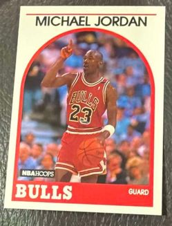 1989-90 NBA Hoops Michael Jordan #200 - Chicago Bulls Vintage Card