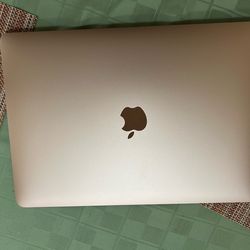 MacBook Air (look at the pic for details)