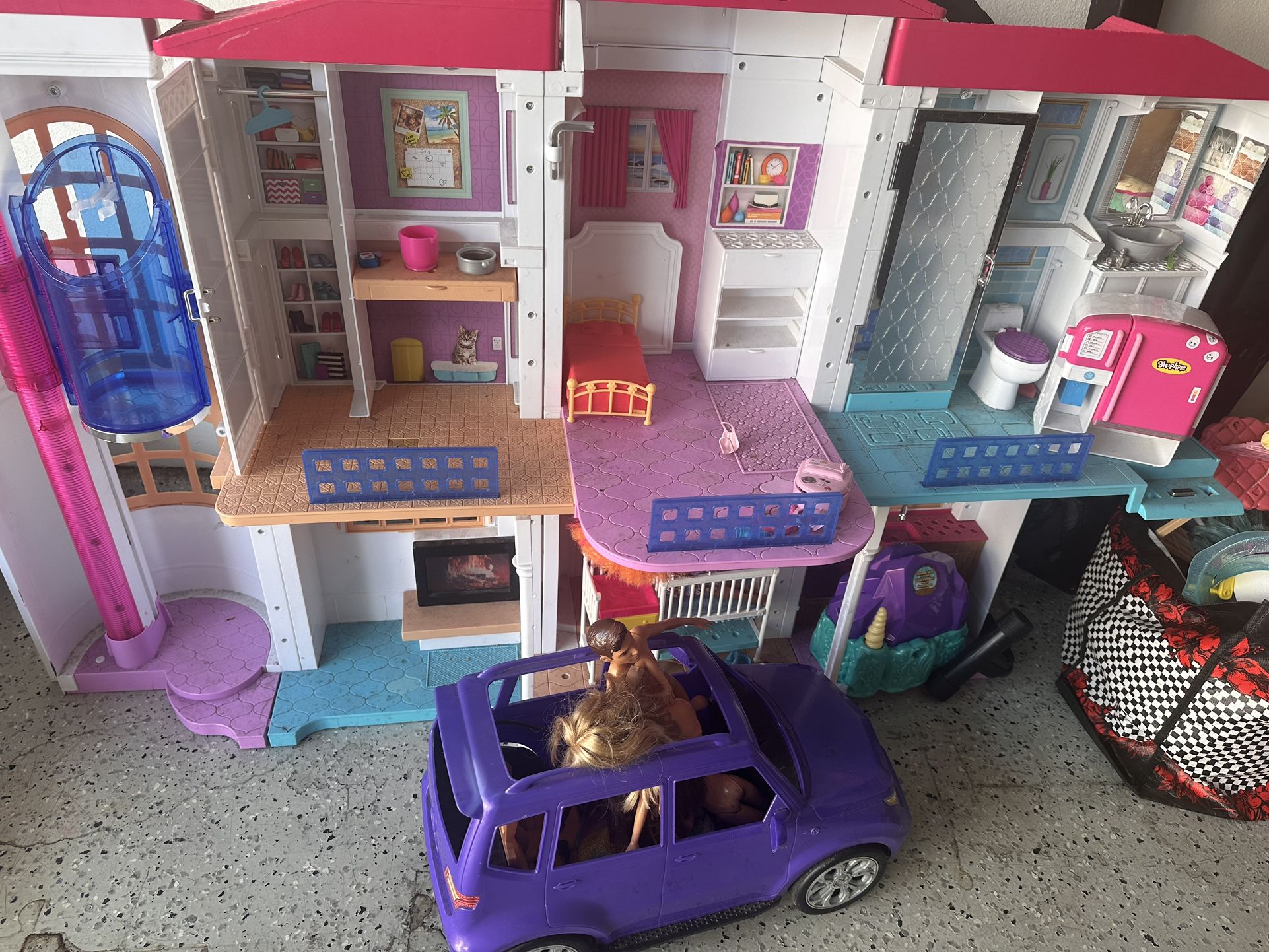 Barbie doll house