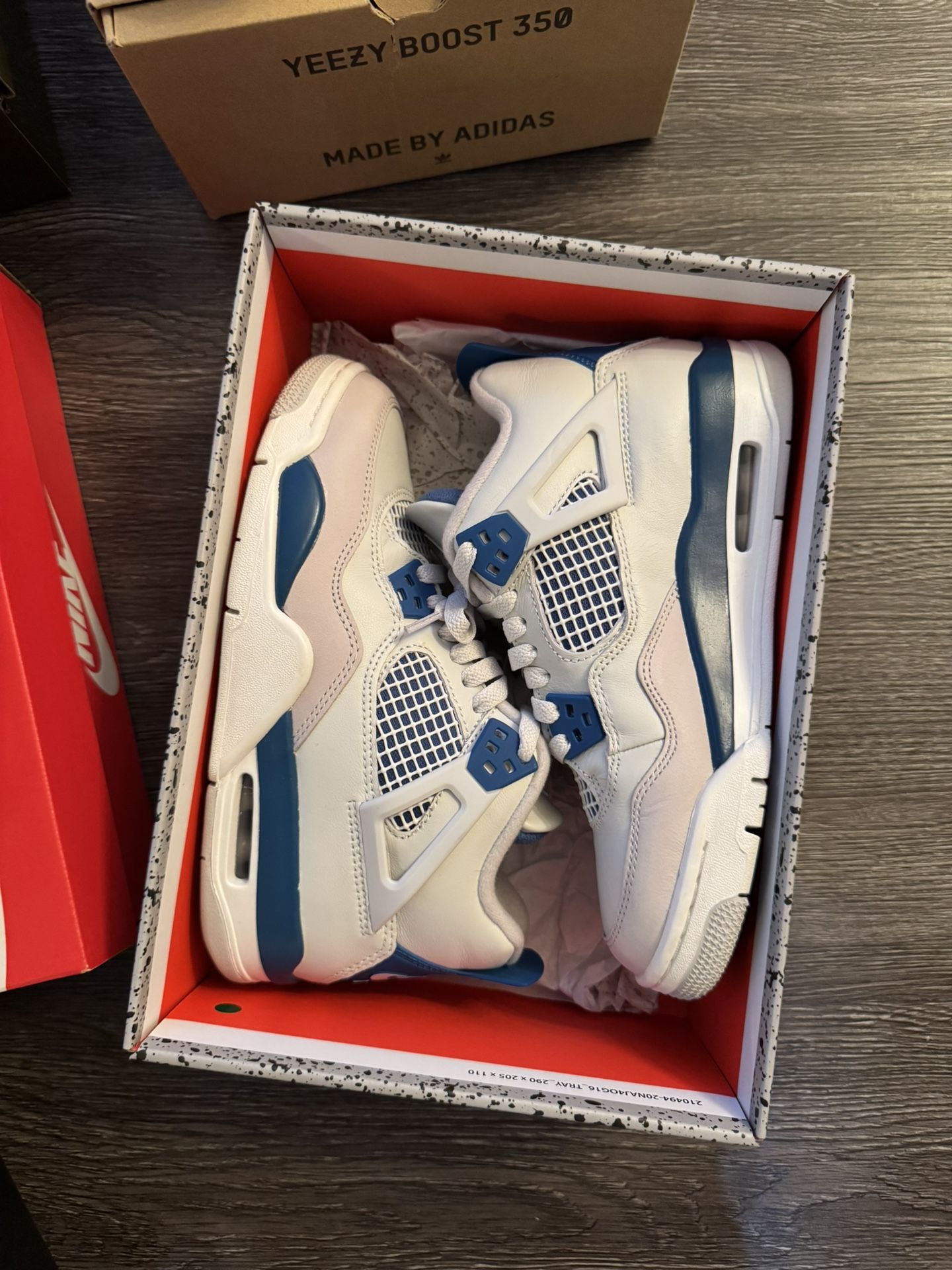 Jordan 4 Size 5y