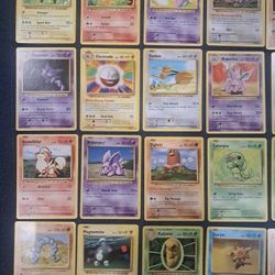 “Original Pokémon Base Set Card Lot – Gen 1 – Charmander, Raichu, Magikarp