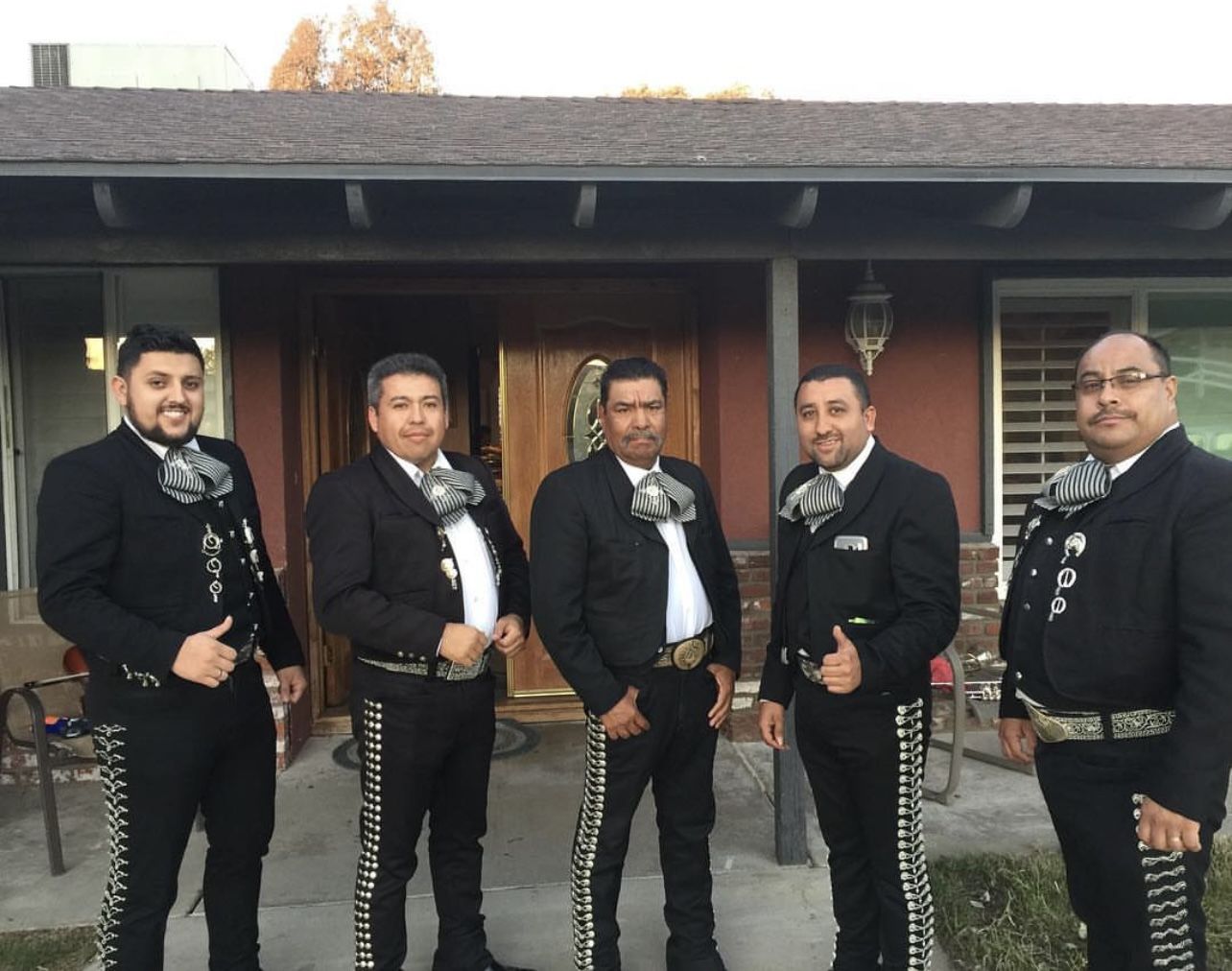 Moños De Mariachi