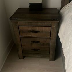 Bedroom Furniture Set 