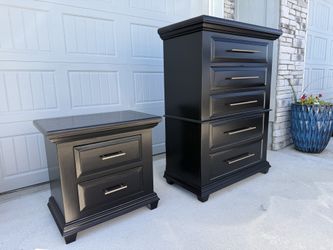 Broyhill drawer chest and nightstand