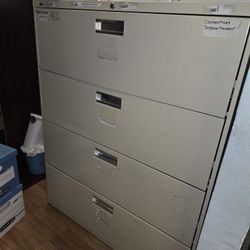 4 Shelf Fileing Cabinet 