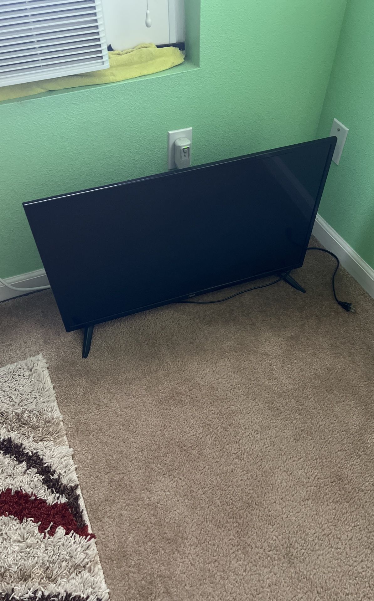 Onn 32 Inch TV