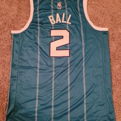 Brand NEW LAMELO BALL JERSEY XL & XXL 50$