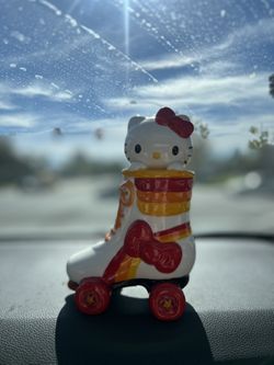 mini ceramic skater hello kitty