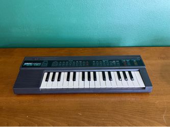 Vintage Yamaha PortaSound PSS-130 Portable Keyboard Synthesizer (1987)