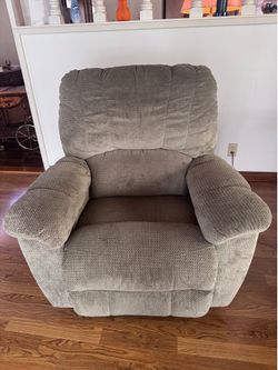 Reclining love seat and chair