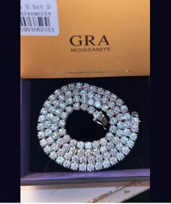 Silver mossionate tennis chain brand new I have all sizes