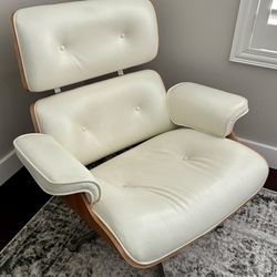 “Eames” Style White Leather Swivel/reclining Chair