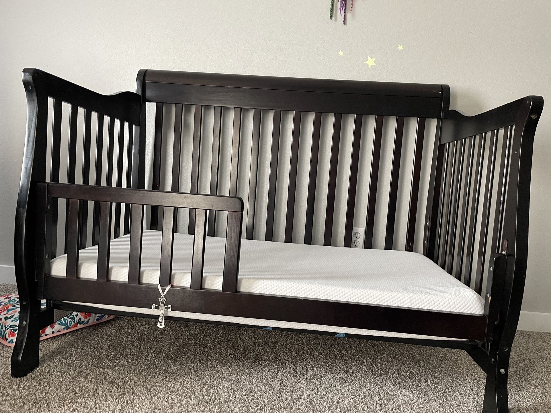 Baby Crib That Turns Into Toddler Bed