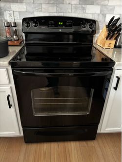 GE Electric Range – $100 OBO