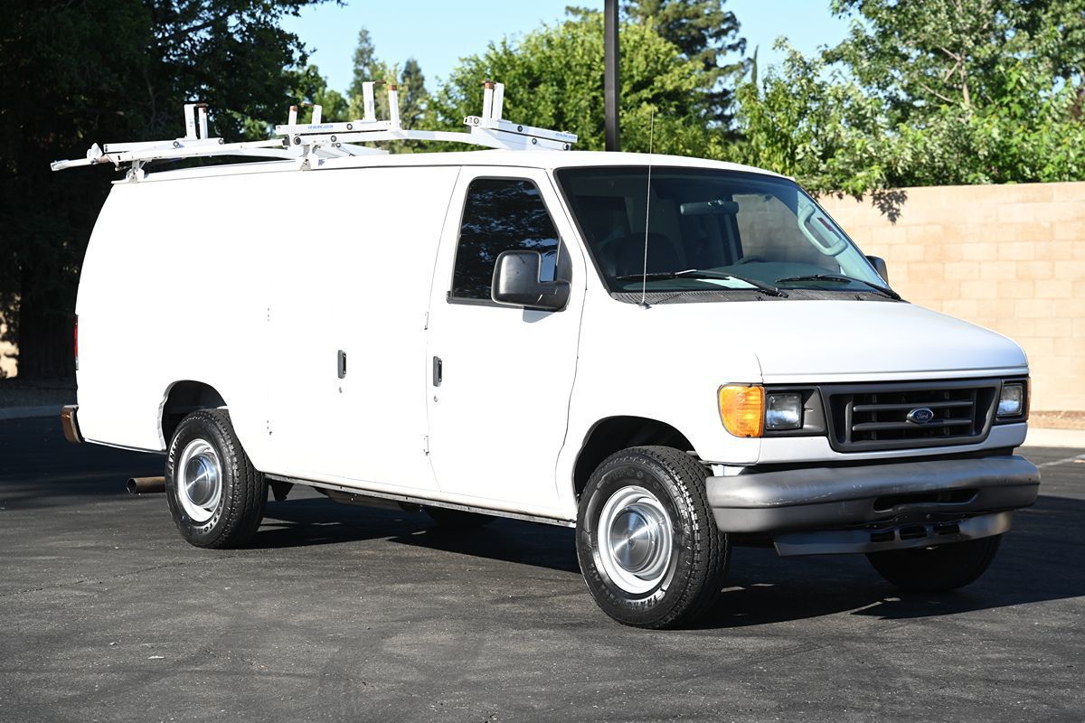 2005 Ford Econoline Cargo Van