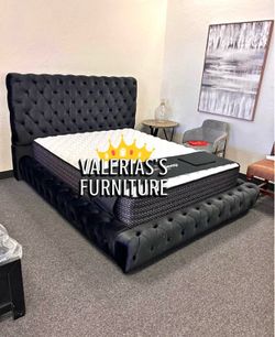 New queen bed with mattress