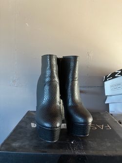 Women’s shoes