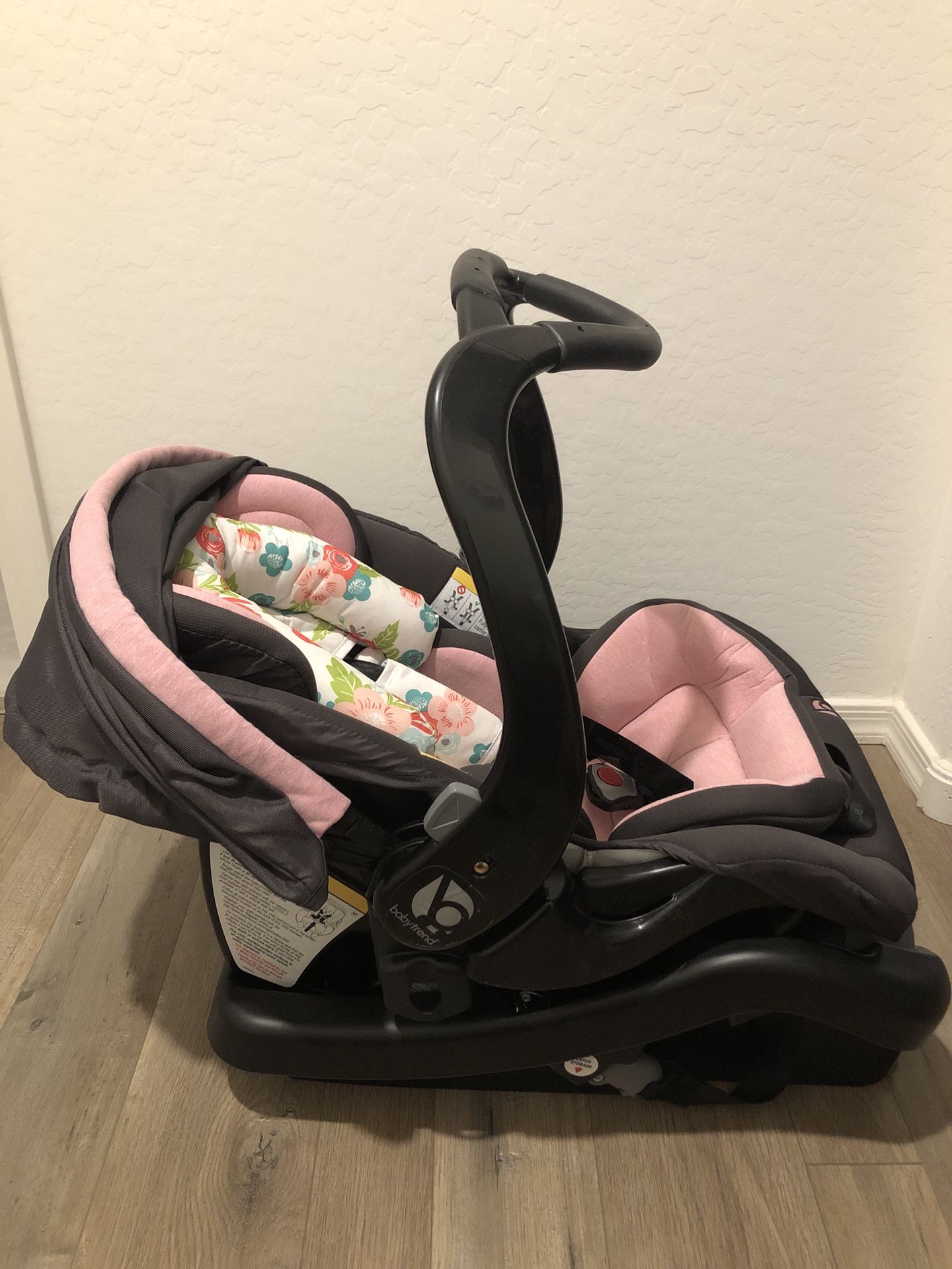 Baby Trend Infant Car Seat In Pink