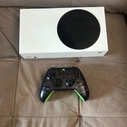 Xbox Series S With Wireless Controller