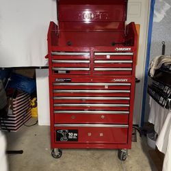 Husky  Drawer Rolling Tool Chest $400