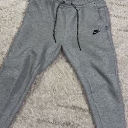 Nike Tech & Ksubi Jeans + Jordans