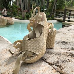 Beautiful women’s platform espadrille heels with natural rope wedge, Available In Different Sizes. 