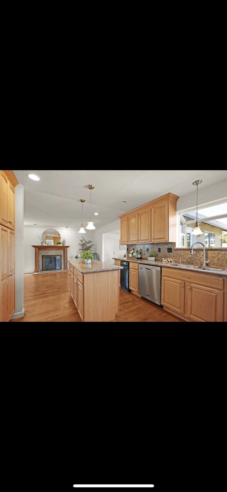 Kitchen Cabinets With Pull Out Trays