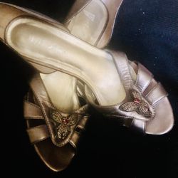 Unisa 4” Heels. Dramatic Jewel Insect On Each. Some Wear