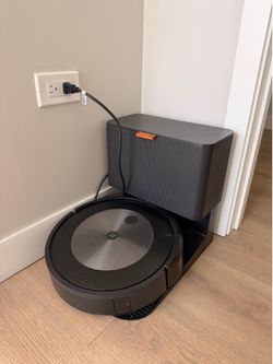 Roomba j7+ robot smart vacuum