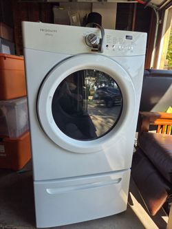 Frigidaire electric dryer almost brand new.