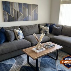 Sectional Couch 🛋️ 