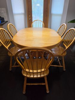 Kitchen Table w/Sleeve & 6 Chairs